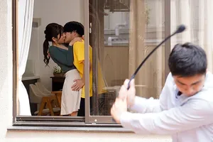 Đã ai làm gì đâu, mới móc bằng 1 ngón em đã bắn nước ướt cả tay