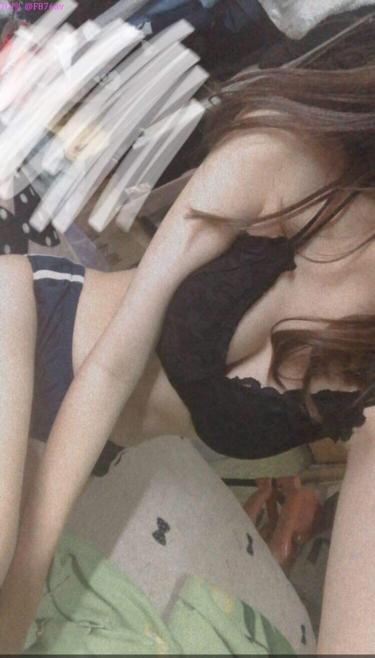 Cậu trai trẻ xoạc đồng nghiệp nữ làm chung công ty có Ông chồng nhưng Người chồng “yếu”